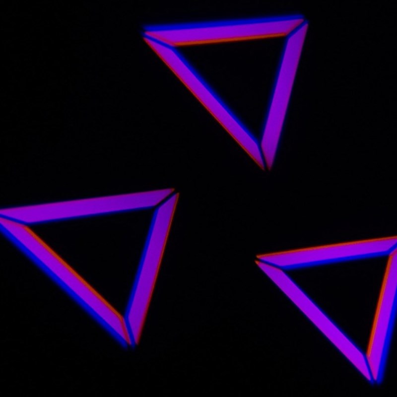 Lyre spot robotisée LED blanche 60W avec prisme - Gobos triangles