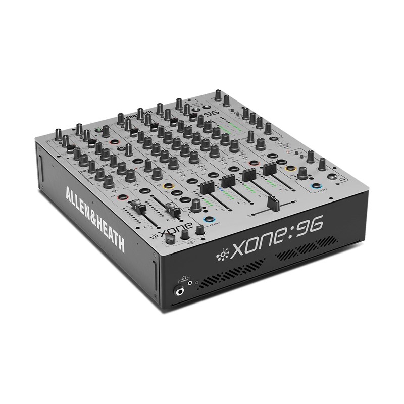 Consoles Club - 6+2 voies stéréo, double carte son - incliné