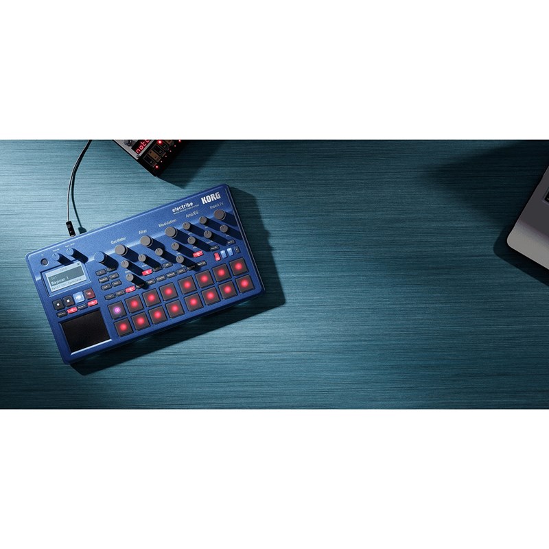 Synthé séquenceur tactile - modélisation analogique & PCM - pads