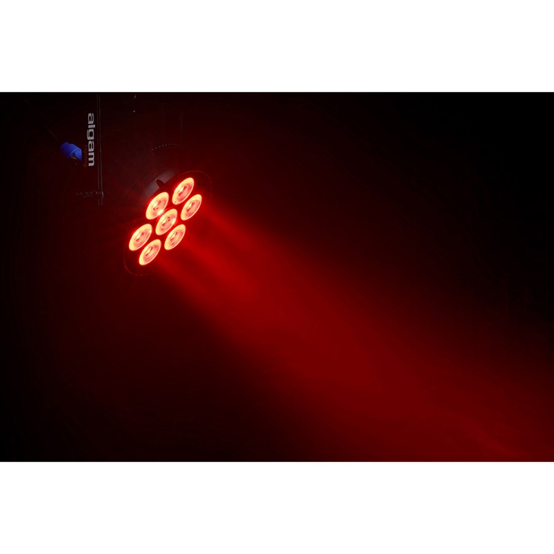 PAR LED Wash 4-en-1 - 7 x 30W RGBWW Angle 35° scene