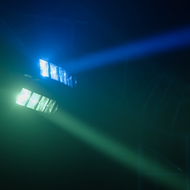 Jeu de lumière effet Beam - 8 LED CREE 3W RGBW musicale